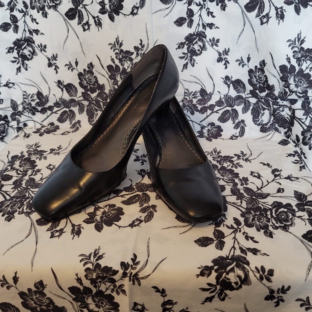Dress shoes